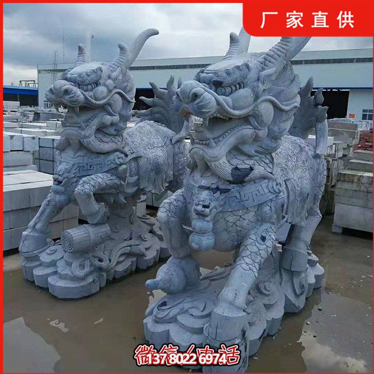 青石雕刻麒麟大型雕塑，為景區(qū)墓園增添靚麗風(fēng)采