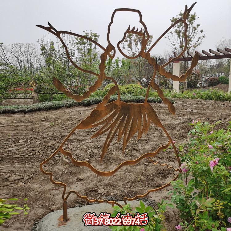 不銹鋼鏤空人物雕塑，點(diǎn)綴公園美景