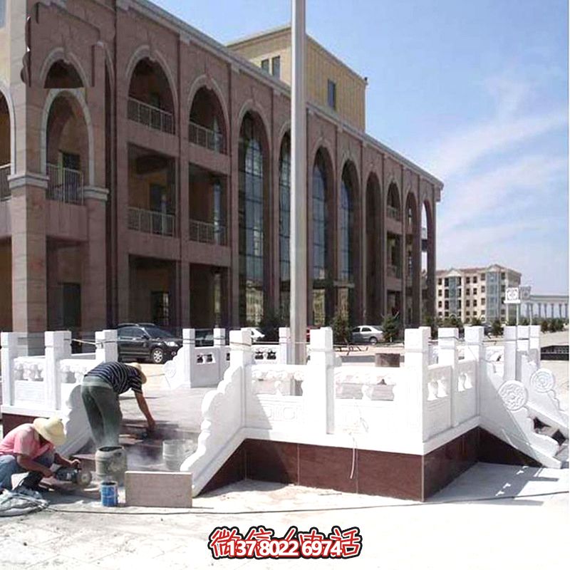 高雅華麗的漢白玉雕塑升旗臺(tái)，為你的飛機(jī)場(chǎng)增添華麗色彩