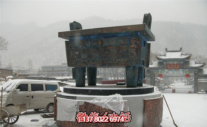 大型仿古青銅雕塑，營造獨(dú)特的戶外景觀