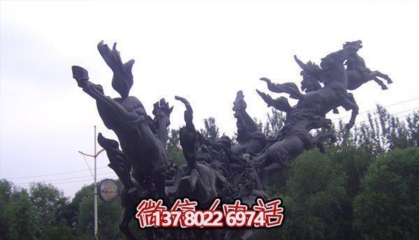 玻璃鋼創意馬群雕塑 玻璃鋼創意馬群雕塑