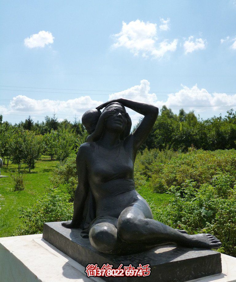 戶(hù)外園林景觀銅鑄坐著的母子雕塑